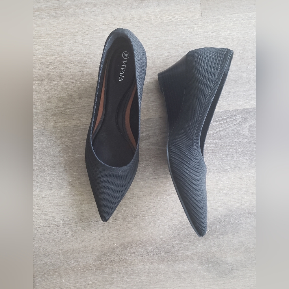 VIVALA Black Pointed Wedge Pumps